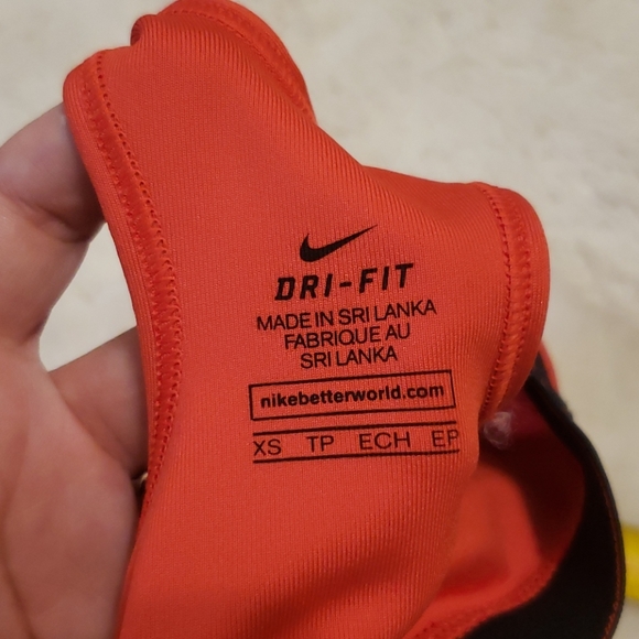 NIKE Sports Bra wirh Padding Red XS - Picture 5 of 6